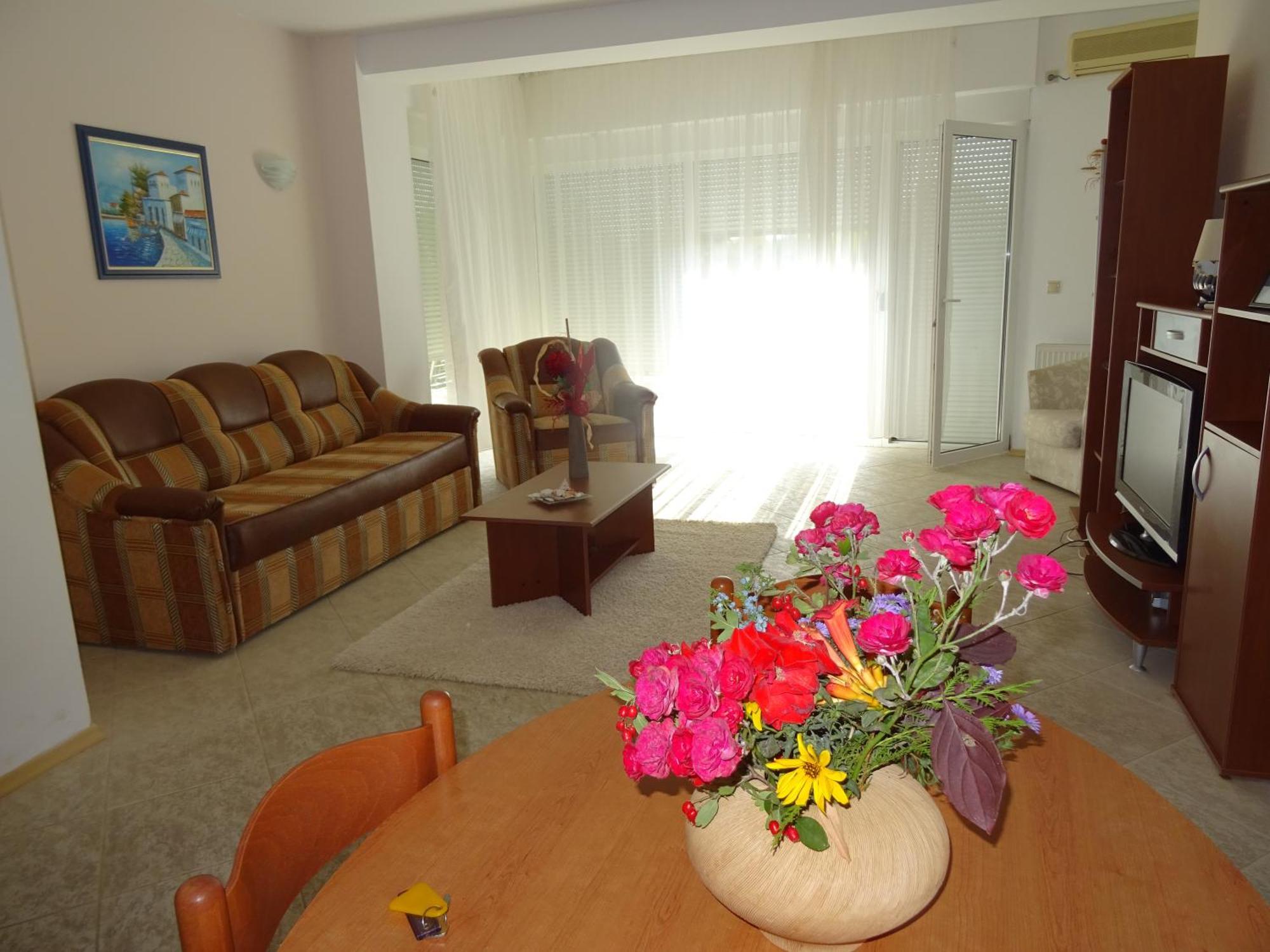 Club Topaz Apartments Neptun Bagian luar foto