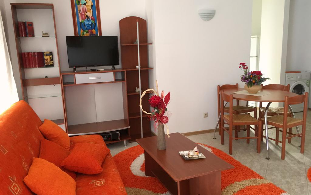 Club Topaz Apartments Neptun Bagian luar foto