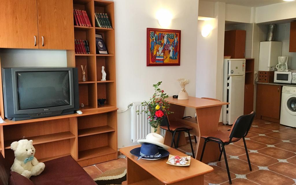 Club Topaz Apartments Neptun Bagian luar foto