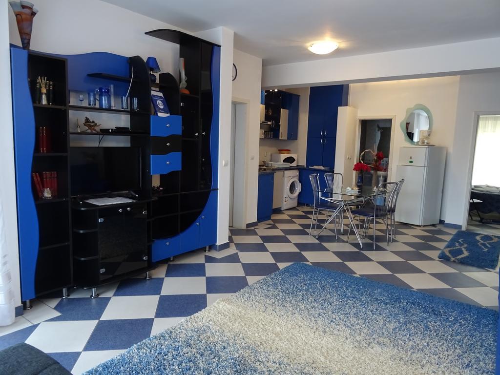 Club Topaz Apartments Neptun Bagian luar foto