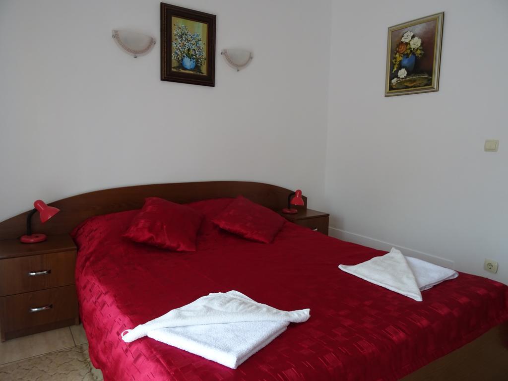 Club Topaz Apartments Neptun Bagian luar foto