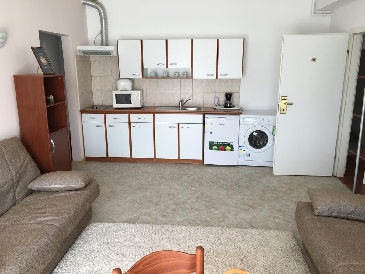 Club Topaz Apartments Neptun Bagian luar foto